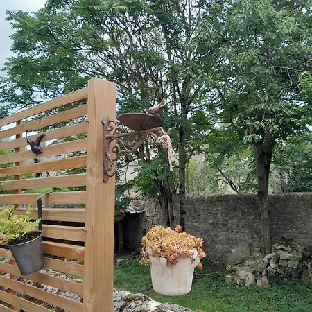 La Petite Authentique *