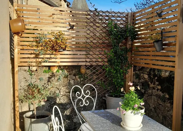 La Petite Authentique Nyaraló