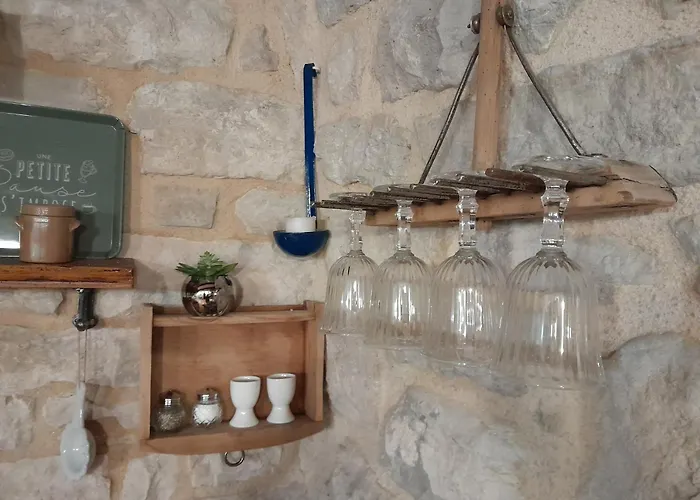 La Petite Authentique Nyaraló *